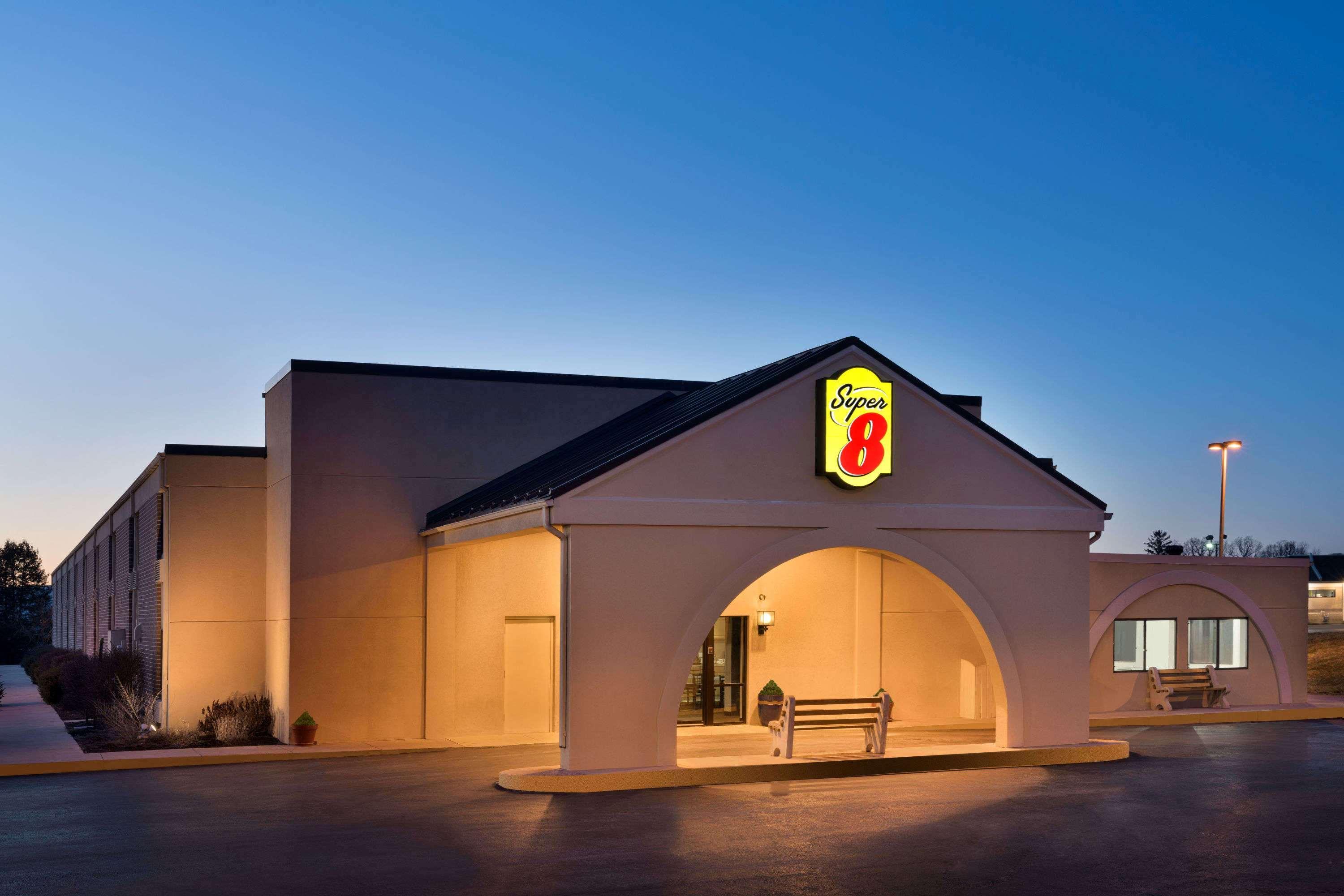 Готель Super 8 By Wyndham Chambersburg I-81 Екстер'єр фото