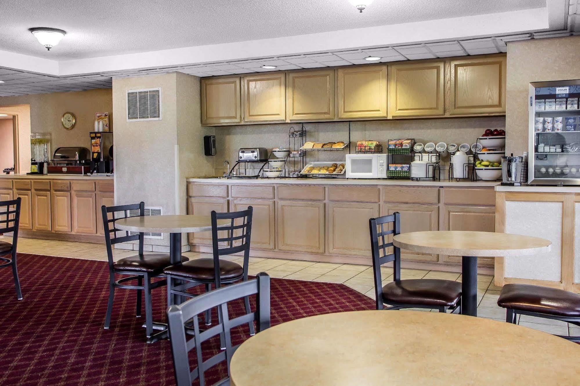 Готель Super 8 By Wyndham Chambersburg I-81 Екстер'єр фото